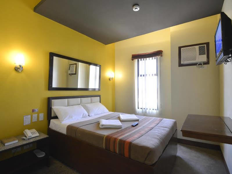 Express Inn Mactan Lapu-Lapu City Exterior photo